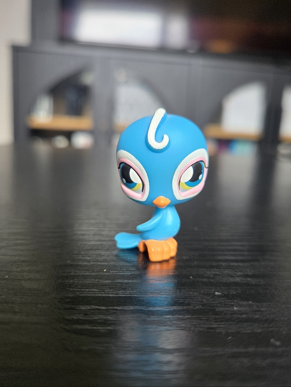 Littlest Pet Shop  LPS #43 Blue White Parakeet Blue Yellow Eyes Hasbro